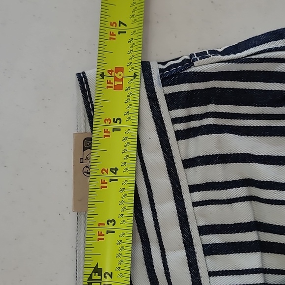 NWT Levi's Navy Blue & White Striped Straight Leg/Relaxed Fit Jeans size 29x30 - Picture 8 of 11